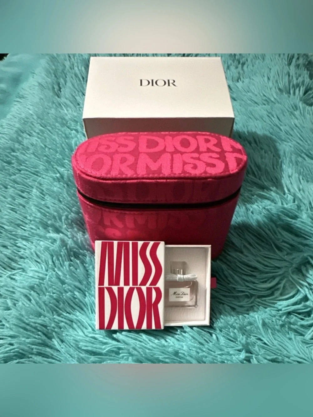 Dior Limited Edition Hot Pink Makeup Bag Vanity & Bonus Gift - Picture 2 of 8
